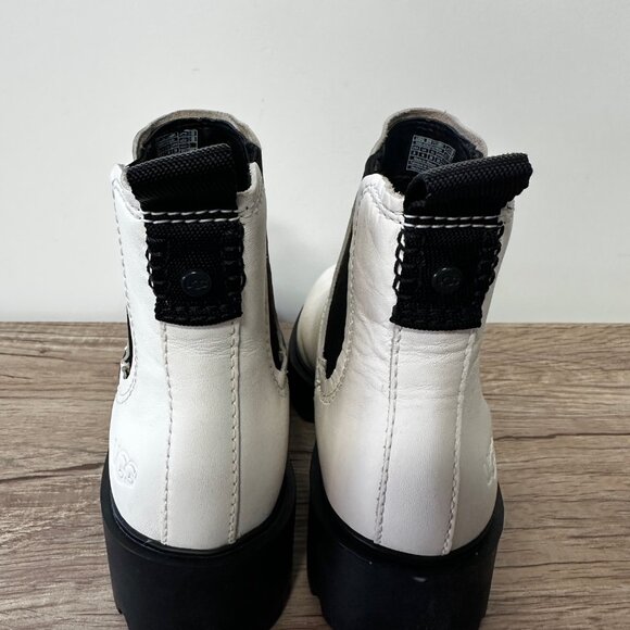 UGG Ashton Chelsea Boots - Picture 5 of 6